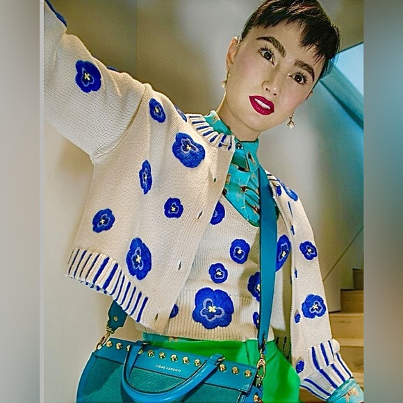 Alice + Olivia Brigid Embroidered Cropped Cardigan Size Small - Picture 11 of 13